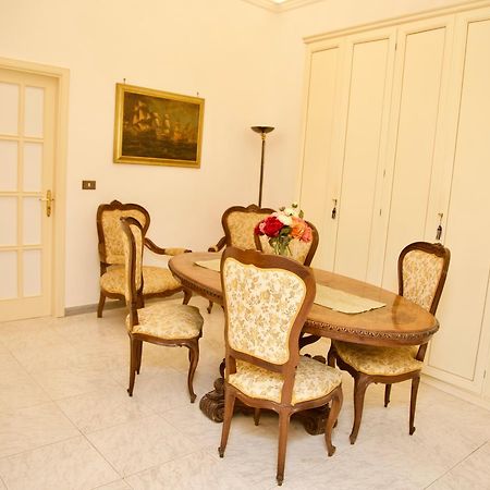 La Terrazza Di Dante Panzió Nápoly Kültér fotó